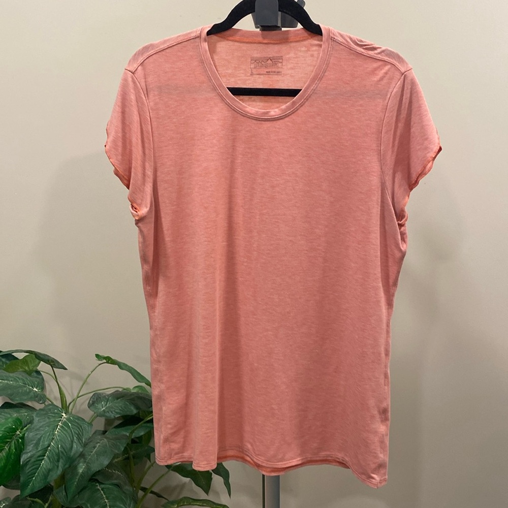 Patagonia Glorya Short Sleeve Tulip Sleeve Tee in Shimmery Orange